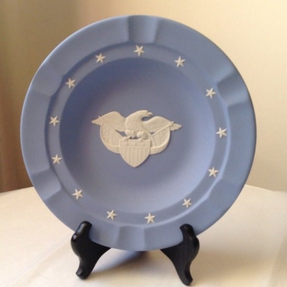 Vintage Wedgwood Blue Jasperwear American Eagle Cigar Tray (1969) - Picture 3 of 5